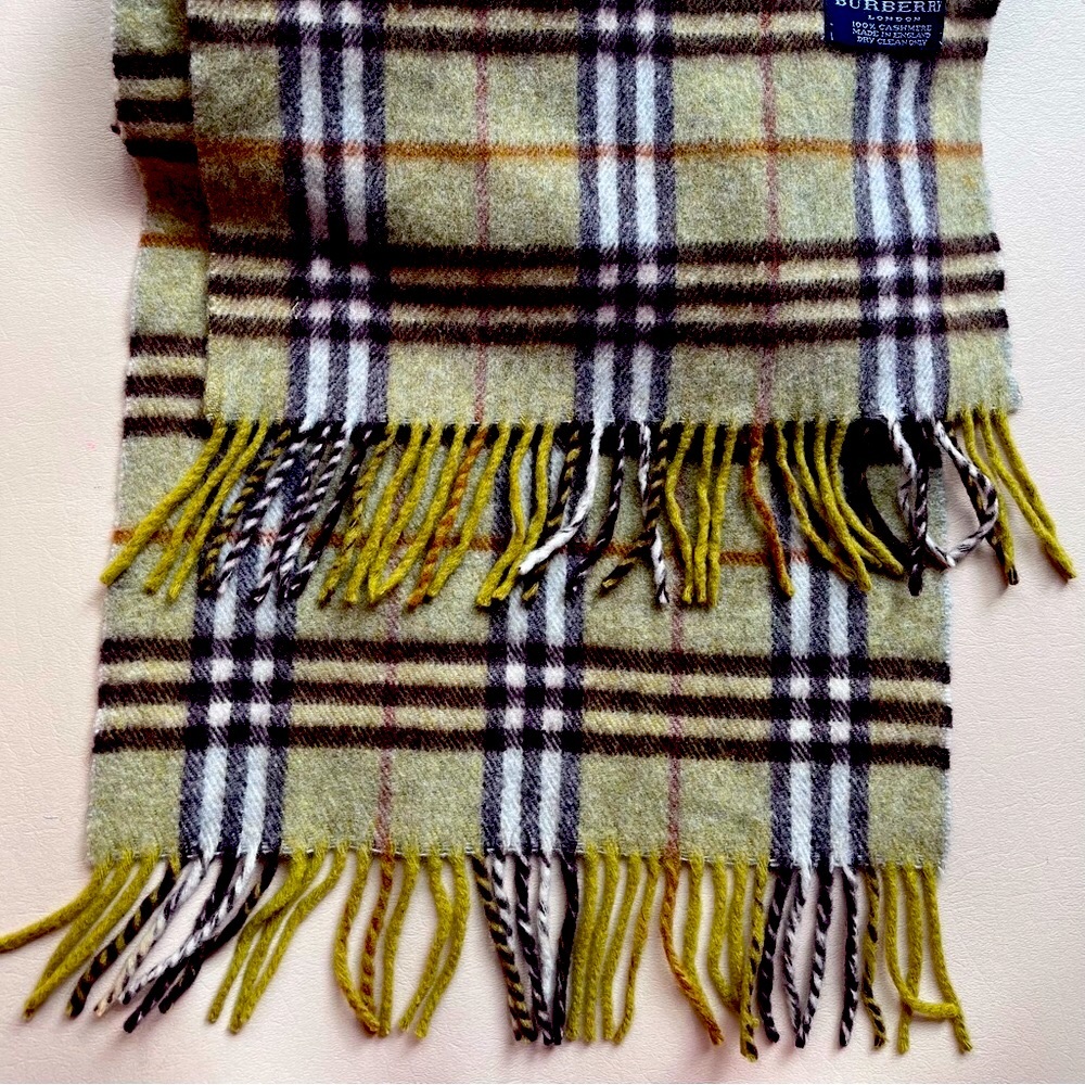 Burberry Vintage Pure Cashmere Vintage Unisex Fringed Scarf